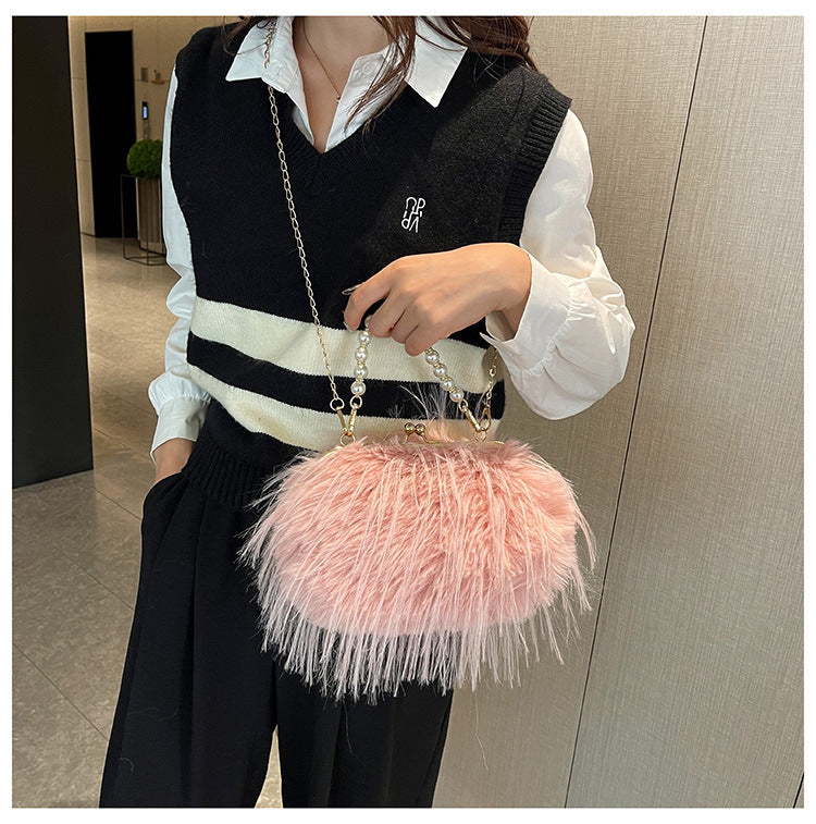 Bolso bandolera peludo con cadena de perlas de nicho versátil de alta calidad