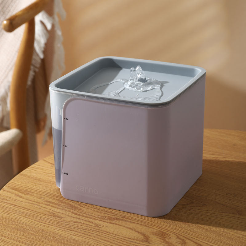 Dispensador automático de agua circulante para gatos.