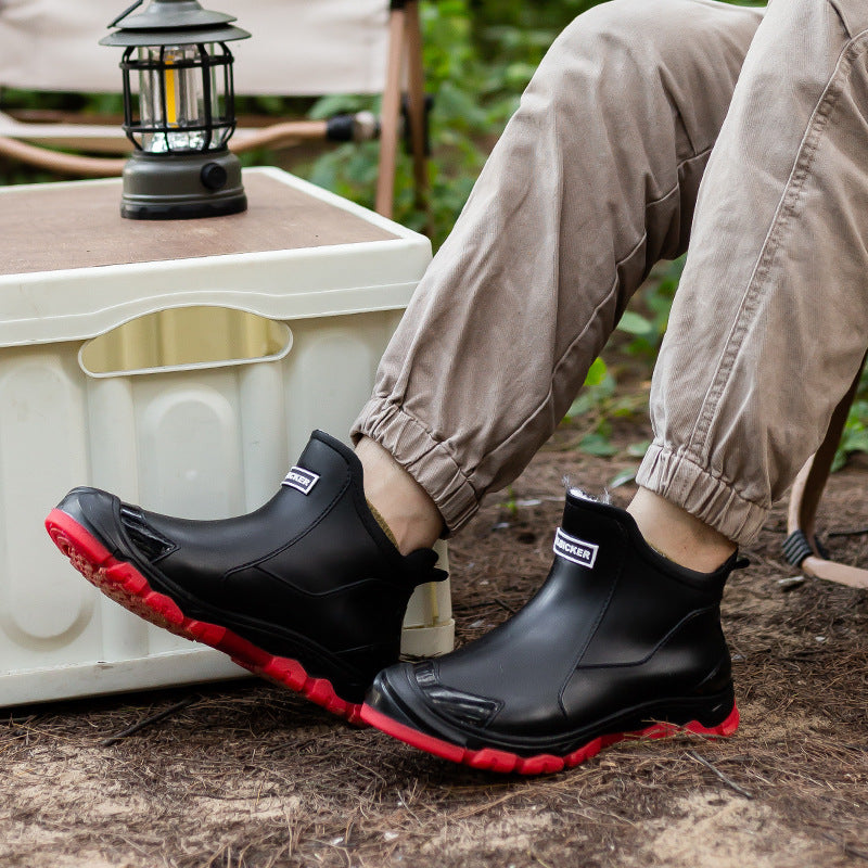 Botas de lluvia de terciopelo fijas de gran tamaño, elegantes zapatos de agua para hombres y mujeres al aire libre